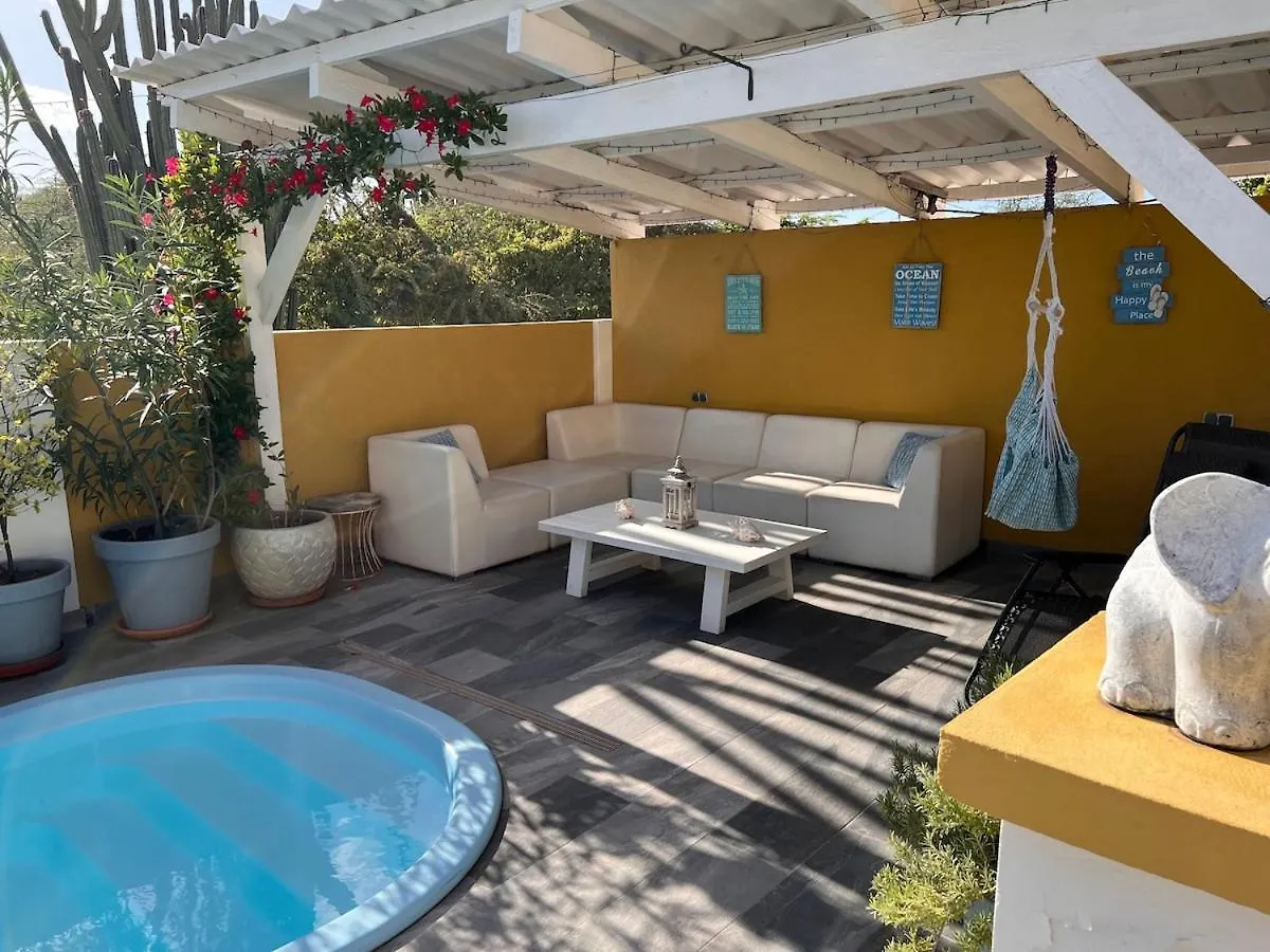 Apartment Nos Cu Nos, Ruim Appartement 65 M2 Met Zwembad,Inclusief Water En Electriciteit Willemstad