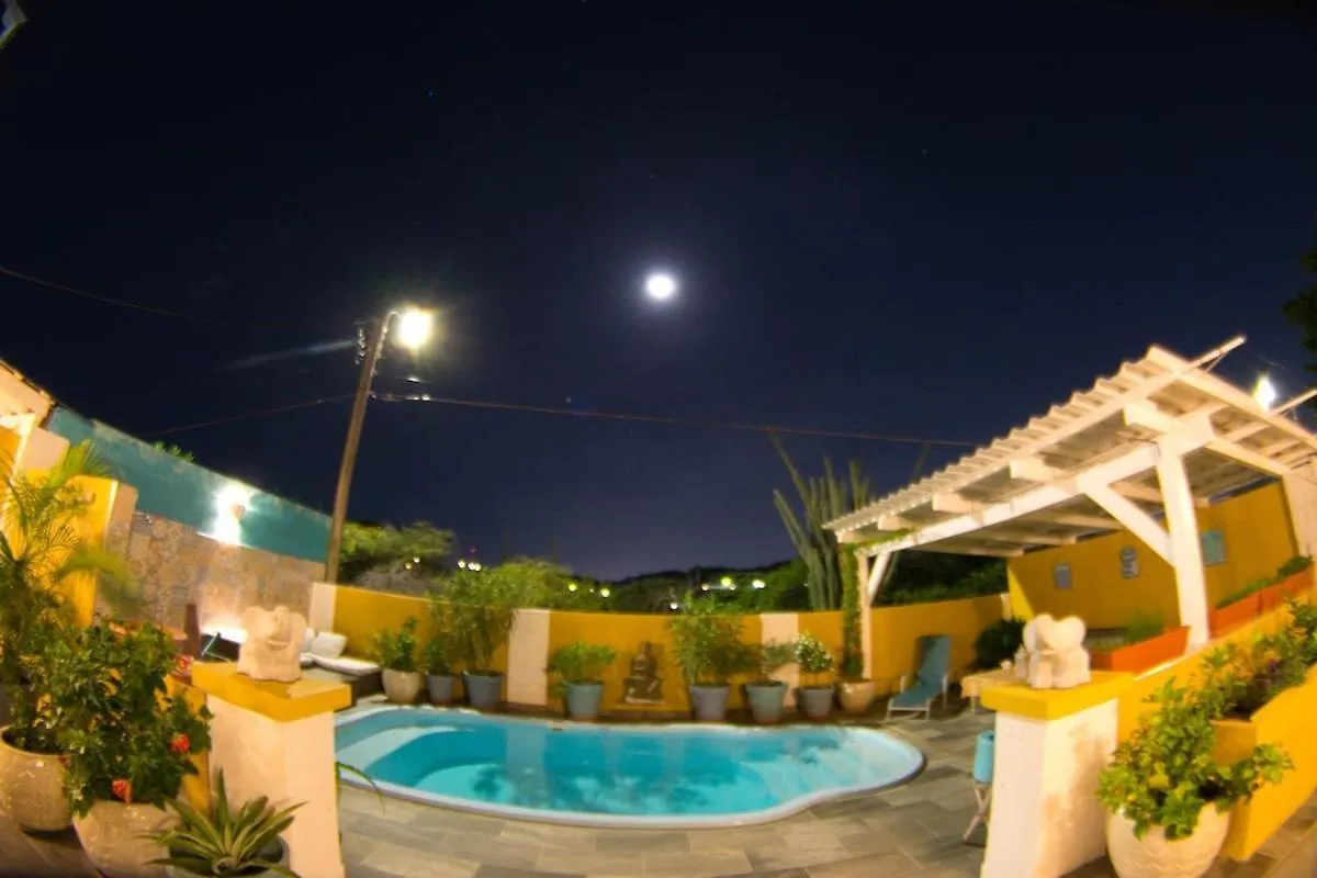 Nos Cu Nos, Ruim Appartement 65 M2 Met Zwembad,Inclusief Water En Electriciteit Willemstad 0*,  Curacao